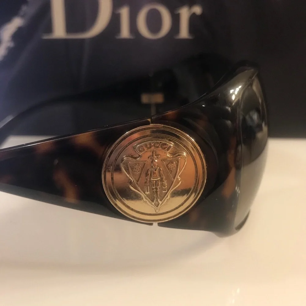 Vintage Gucci sunglasses - Picture 3 of 6